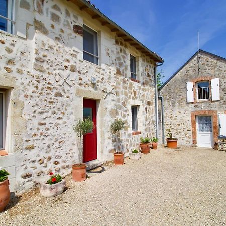 Bed and Breakfast O Trois Oliviers Louin Экстерьер фото