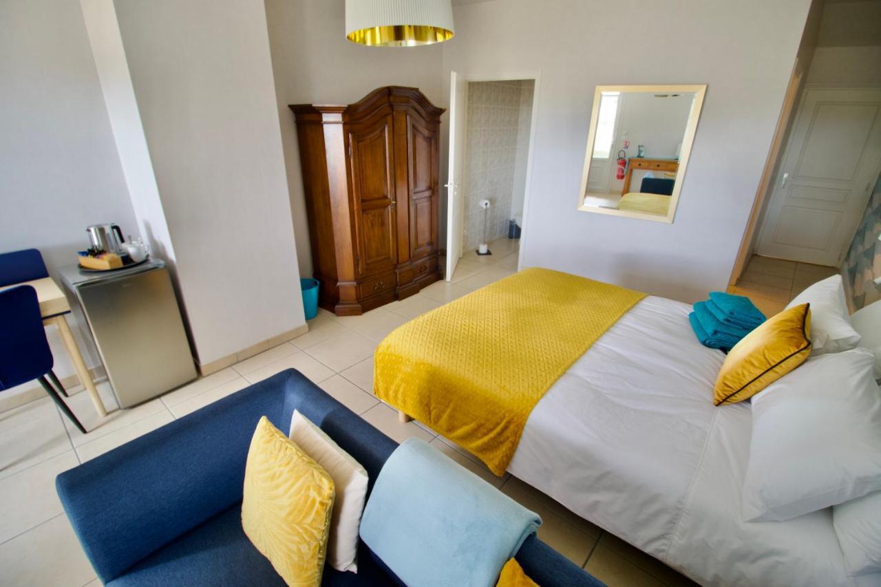 Bed and Breakfast O Trois Oliviers Louin Экстерьер фото