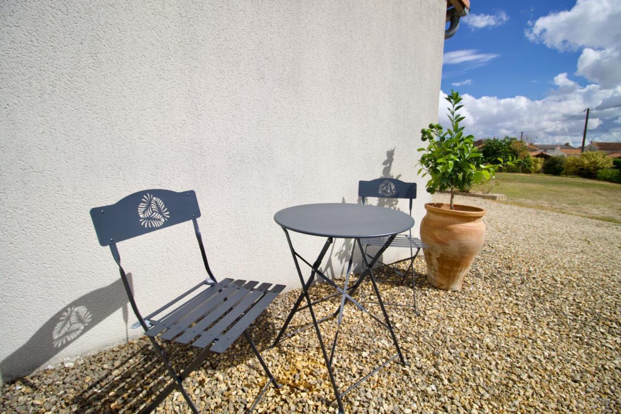 Bed and Breakfast O Trois Oliviers Louin Экстерьер фото