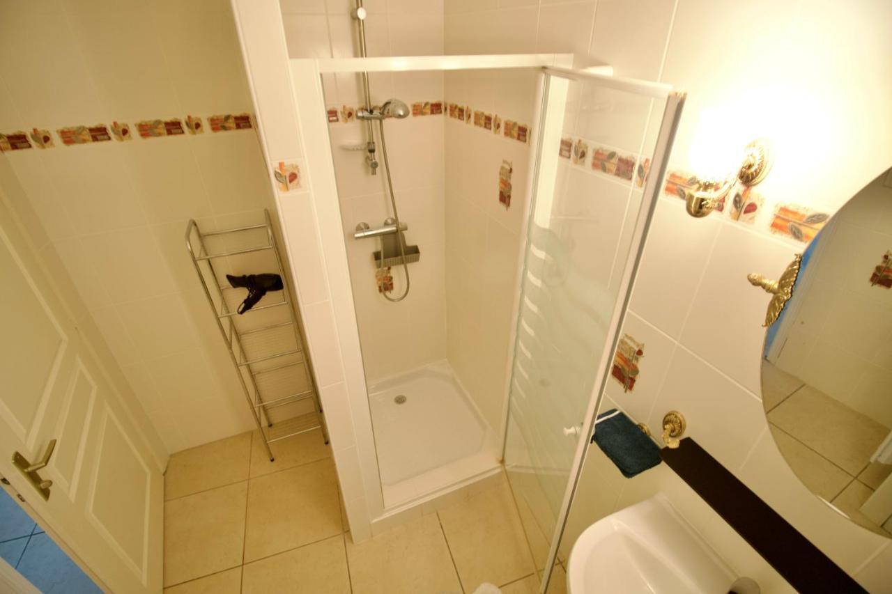 Bed and Breakfast O Trois Oliviers Louin Экстерьер фото