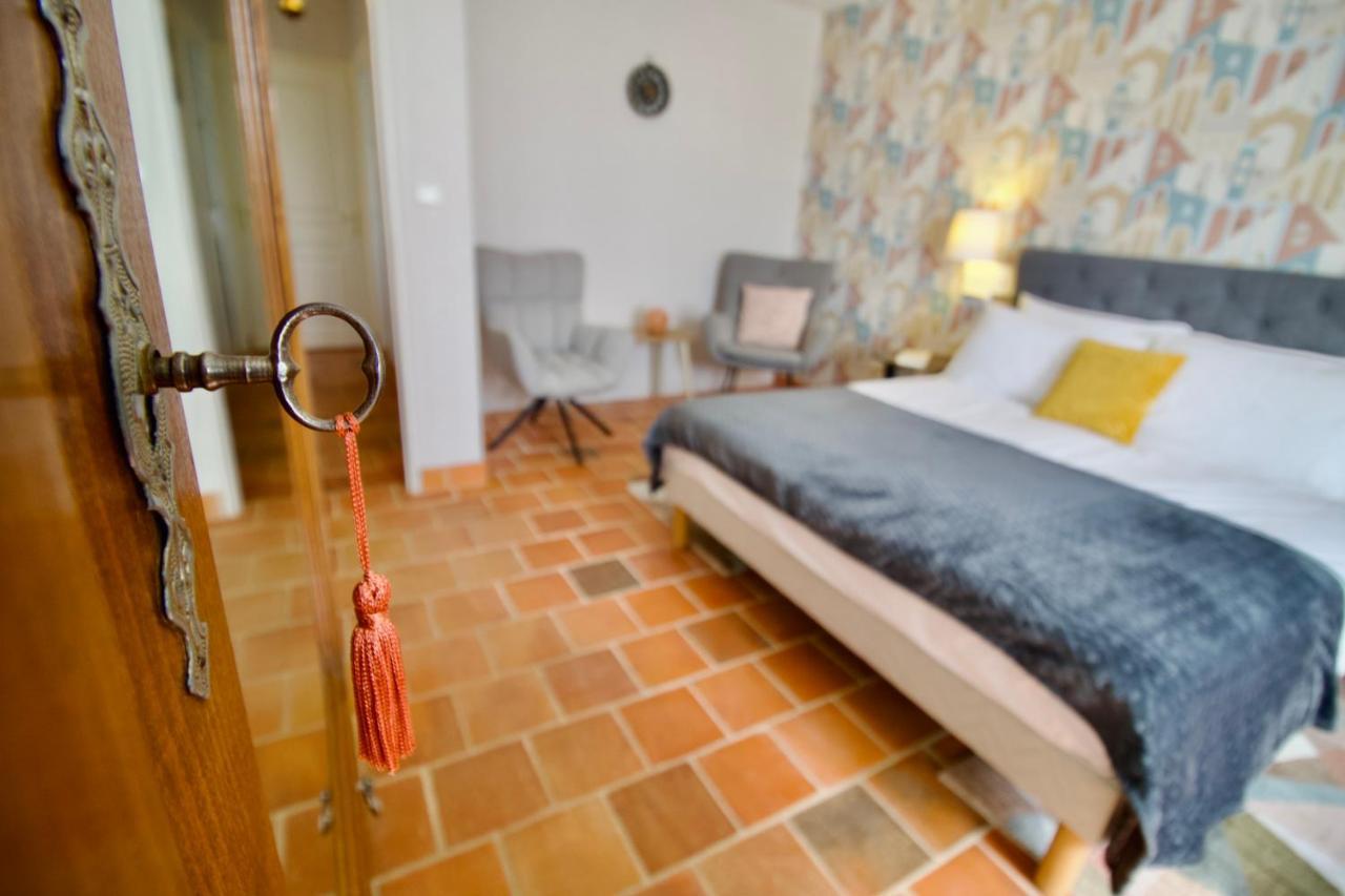 Bed and Breakfast O Trois Oliviers Louin Экстерьер фото